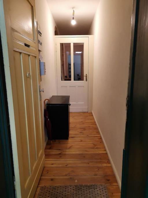 Typical Altbau In The Heart Of Wedding Appartement