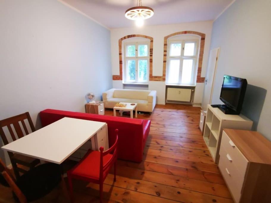 Typical Altbau In The Heart Of Wedding Appartement *